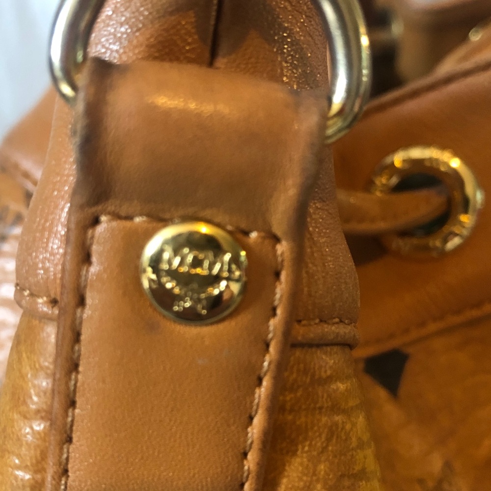 MCM classic signature leather shoulder bag with drawstring & authenticity cards - Picture 7 of 16